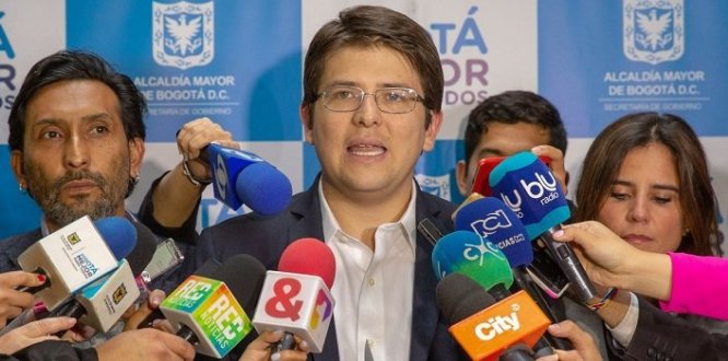 Imagen rueda de prensa Miguel Uribe