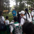 Niños en recorrido humedal